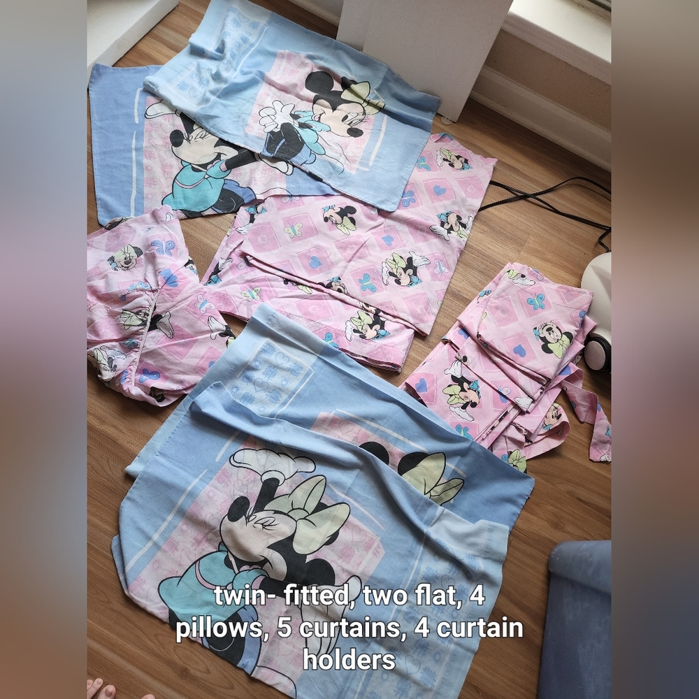 Vintage mini mouse bedding